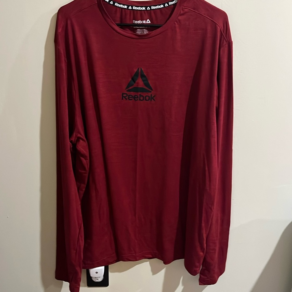 Soft! Men’s XXL Reebok long sleeve shirt - great condition